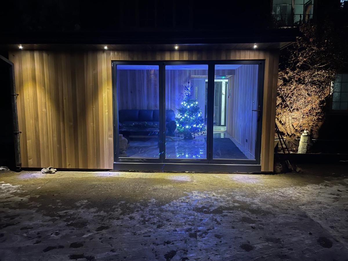Da Vinci Guest House & Guest Parking, A Real Gem كرولي المظهر الخارجي الصورة