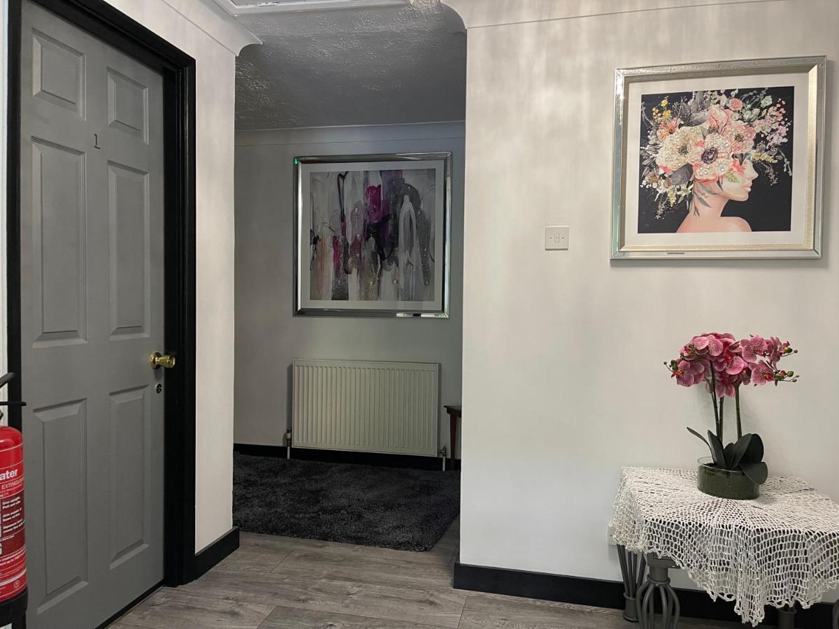 Da Vinci Guest House & Guest Parking, A Real Gem كرولي المظهر الخارجي الصورة