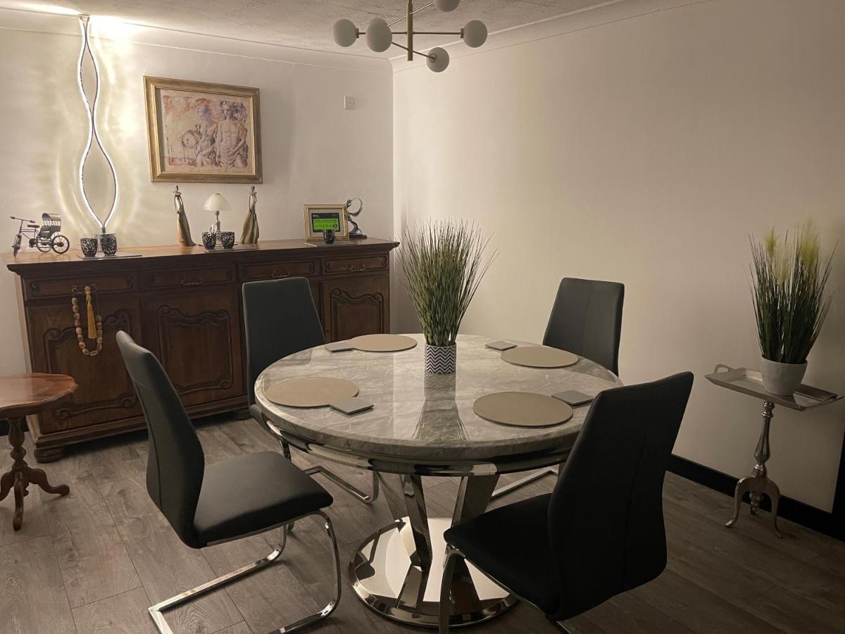 Da Vinci Guest House & Guest Parking, A Real Gem كرولي المظهر الخارجي الصورة
