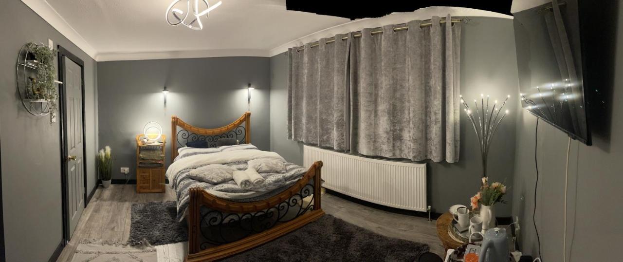Da Vinci Guest House & Guest Parking, A Real Gem كرولي المظهر الخارجي الصورة
