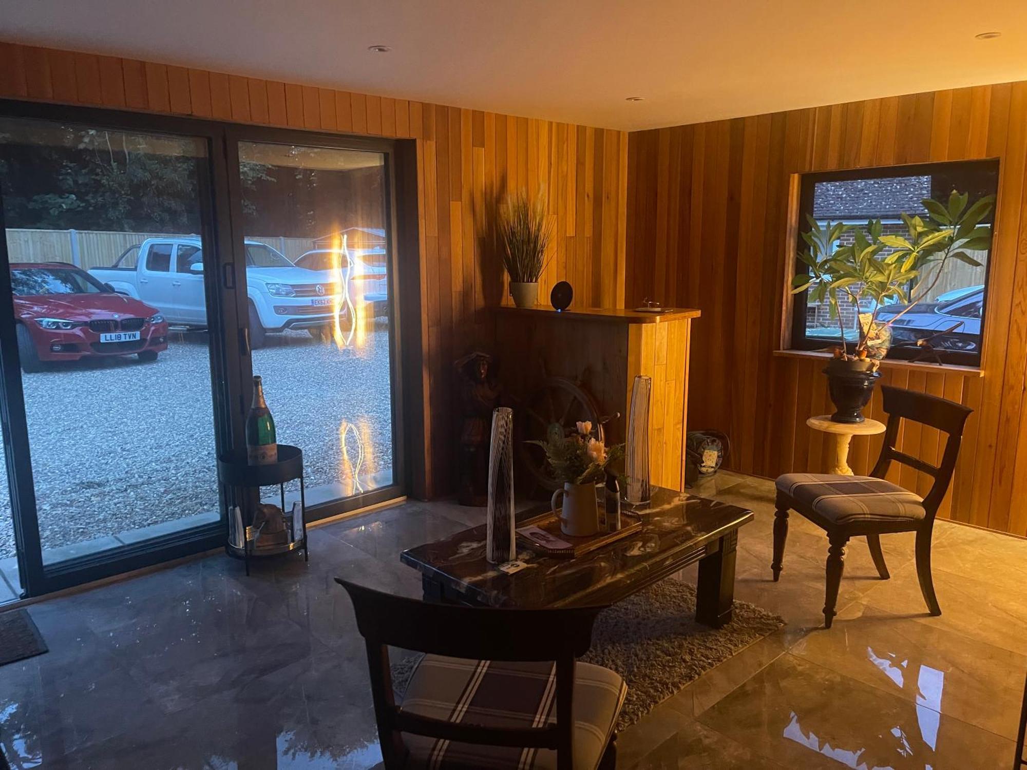 Da Vinci Guest House & Guest Parking, A Real Gem كرولي المظهر الخارجي الصورة